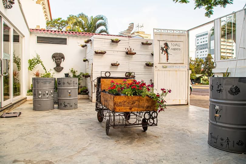 Nyau Galeria & Restaurante